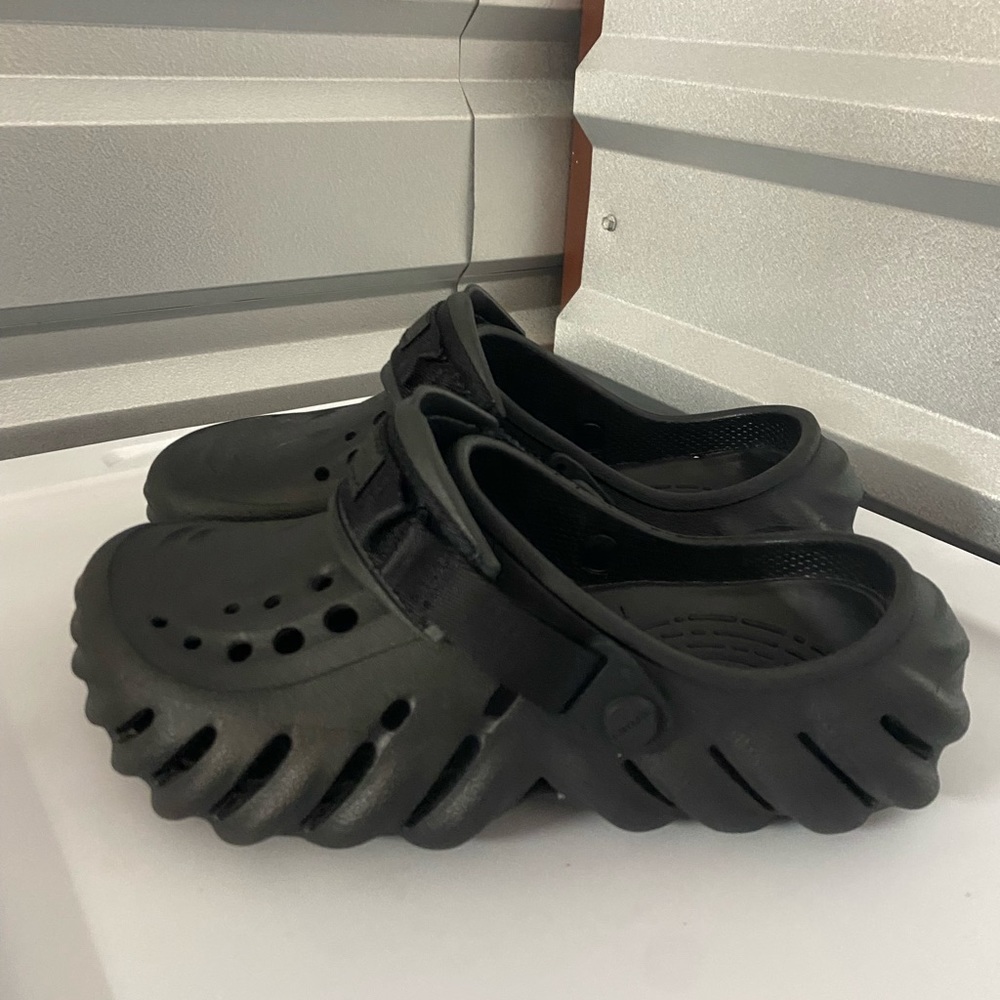 Black echo clogs